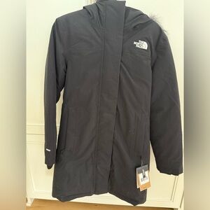 NEVER WORN north face parka